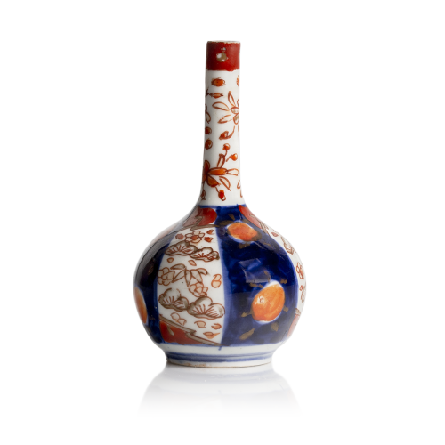 Mały wazonik Imari, Japonia (Arita), początek XX wieku