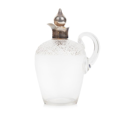 Karafka w formie dzbanka, Londyn - 1895 rok