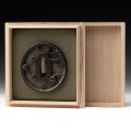 Tsuba żelazna, Szkoła Akasaka Japonia, okres EDO (XVIII wiek)