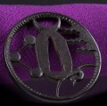 Tsuba żelazna, Szkoła Akasaka Japonia, okres EDO (XVIII wiek)