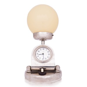 Gabinetowy zegar z lampką